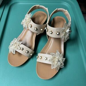 Floral Detailed Wedges 🪷